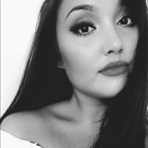 Meet your Posher, Myka - Picture 4 of 5